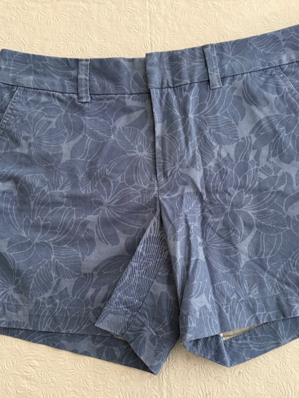 Tommy HilfigerWms Blue Floral Print Shorts size 6